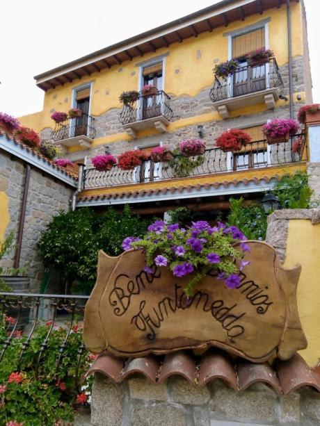 Bed and Breakfast Funtanedda Teti Exterior foto